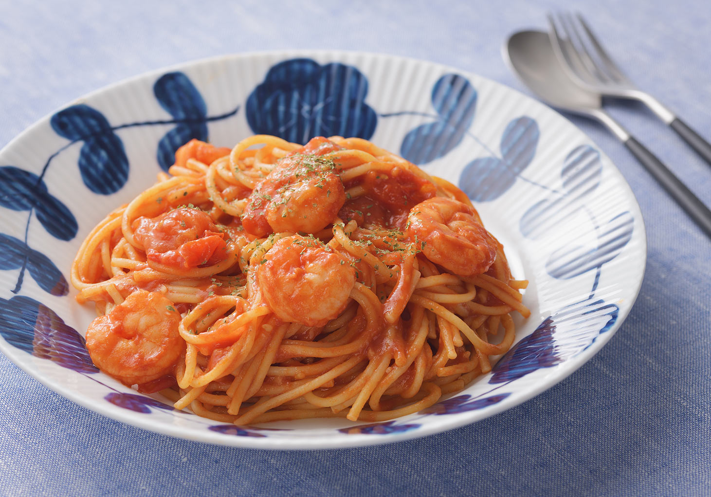 えびのトマトソースパスタ